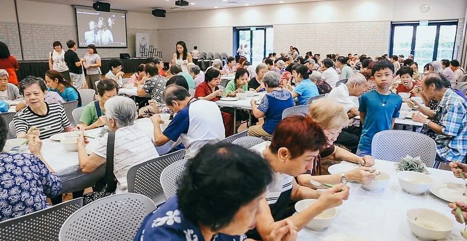 Share a Pot: Curare la comunità e il benessere per gli anziani di Singapore